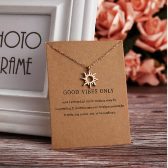 Accessories - Gold Good Vibes Only Necklace 🌞